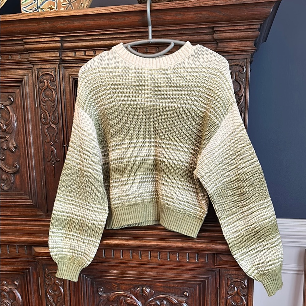 Billabong Green Crew Neck Sweater with Textured Knit